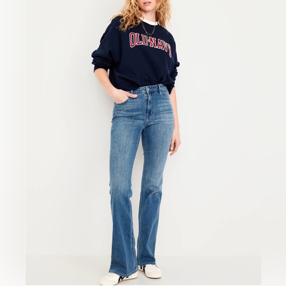 Old Navy WOW NWT Regular Fit High Rise Flare Medium Wash Jeans